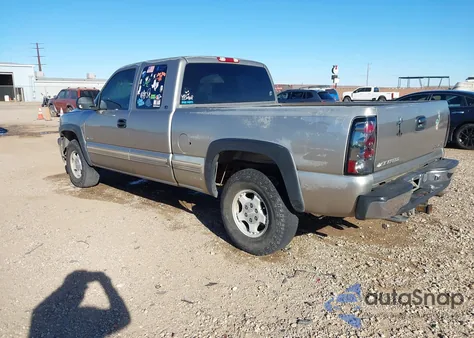 2000 Chevrolet Silverado 1500 Ls z USA, uszkodzony, nr VIN 1GCEK19T6YE107328
